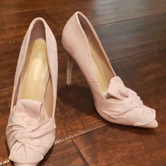 Size 9 Blush Heels - Picture 3 of 4